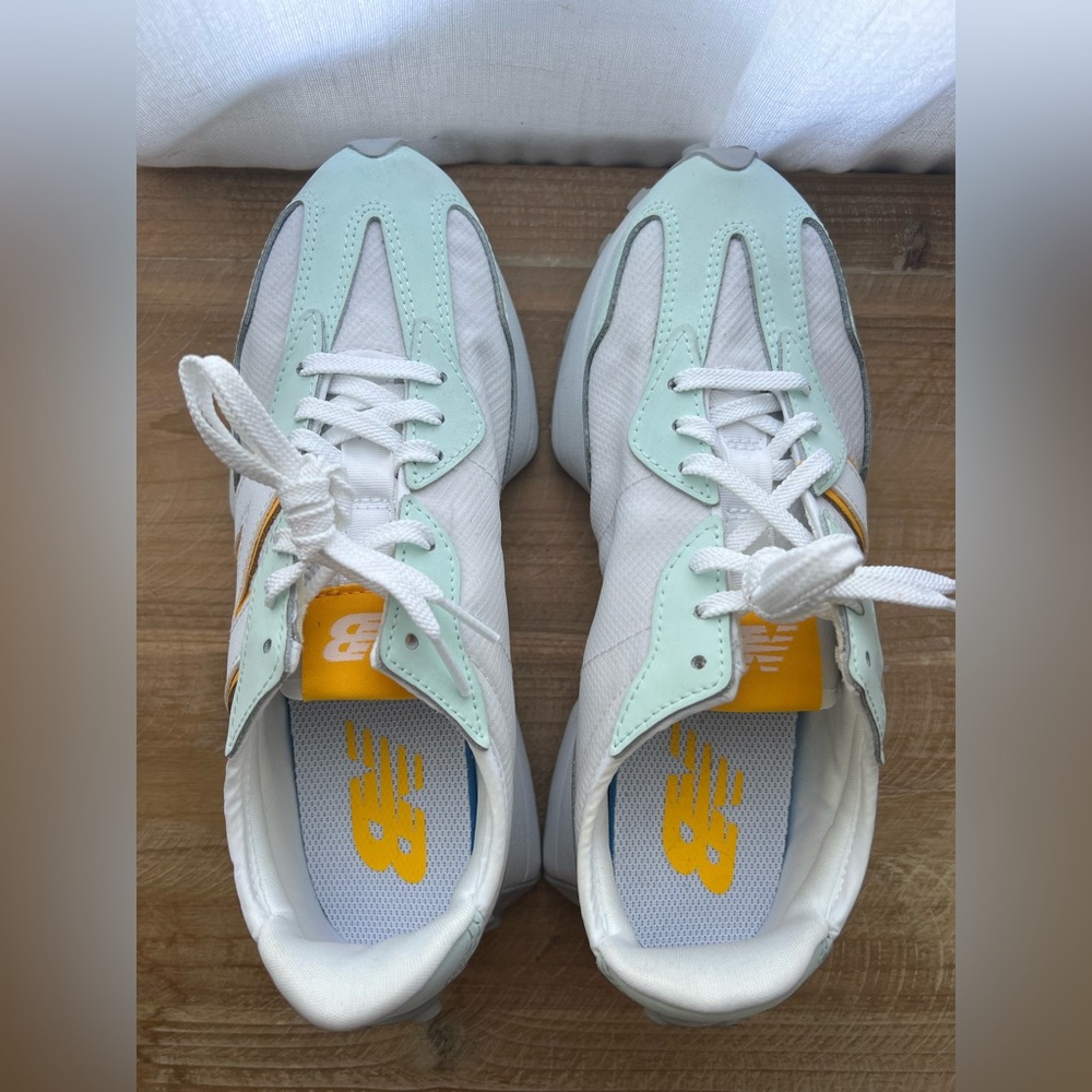 New Balance 327 Sneakers In Mint and Orange Women’s Size 7.5 New - Picture 5 of 11